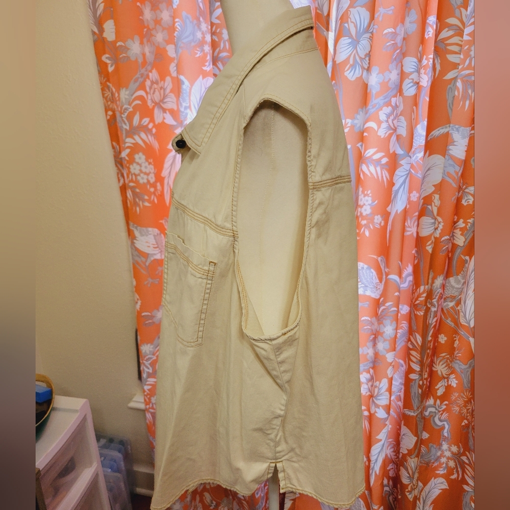 Women's Cream Sleeveless Jacket - Picture 4 of 6
